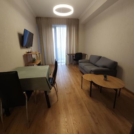 Apartment - 200 M Near Central Park ティビリシ エクステリア 写真